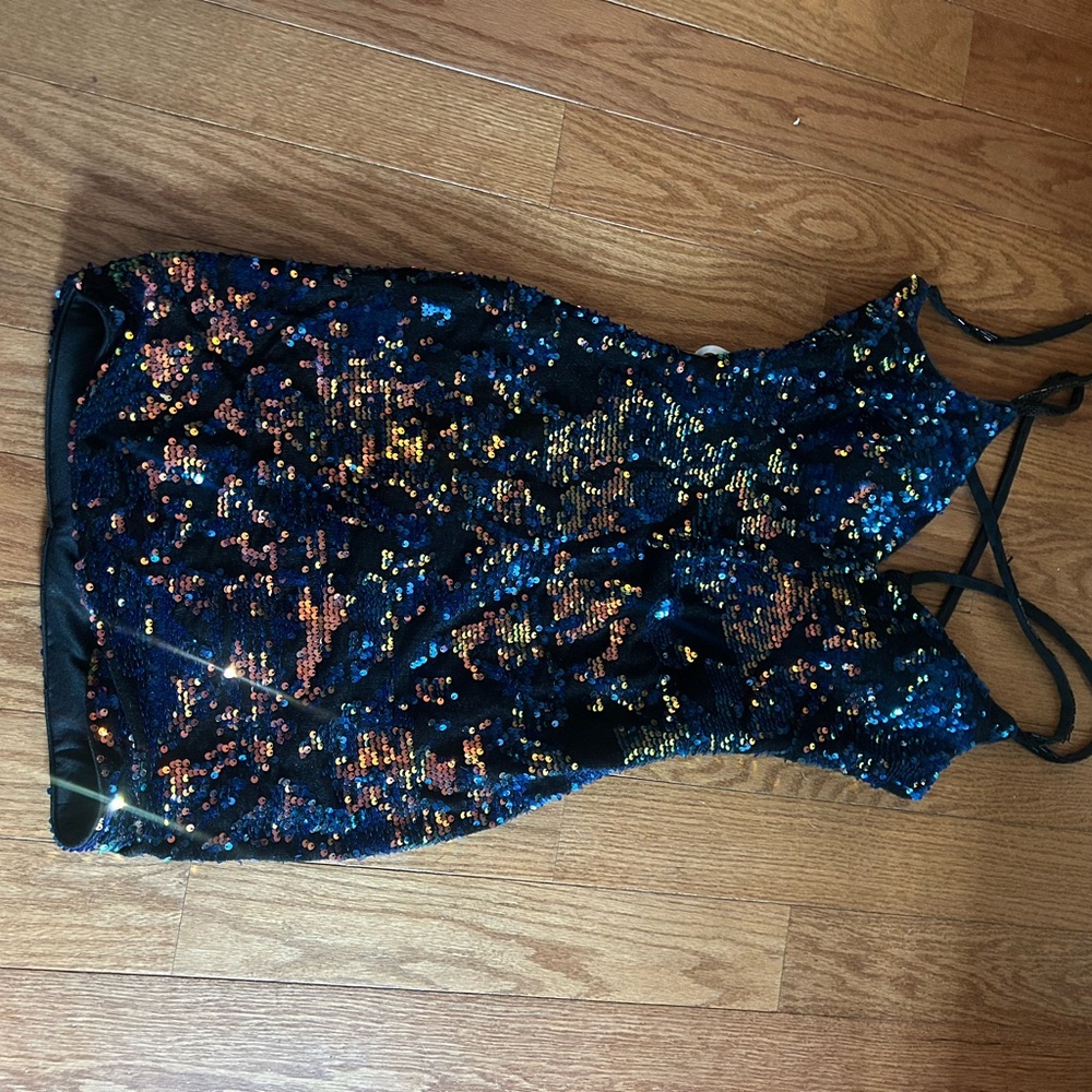 Ellie Wilde Midnight Blue and Gold Backless Dress